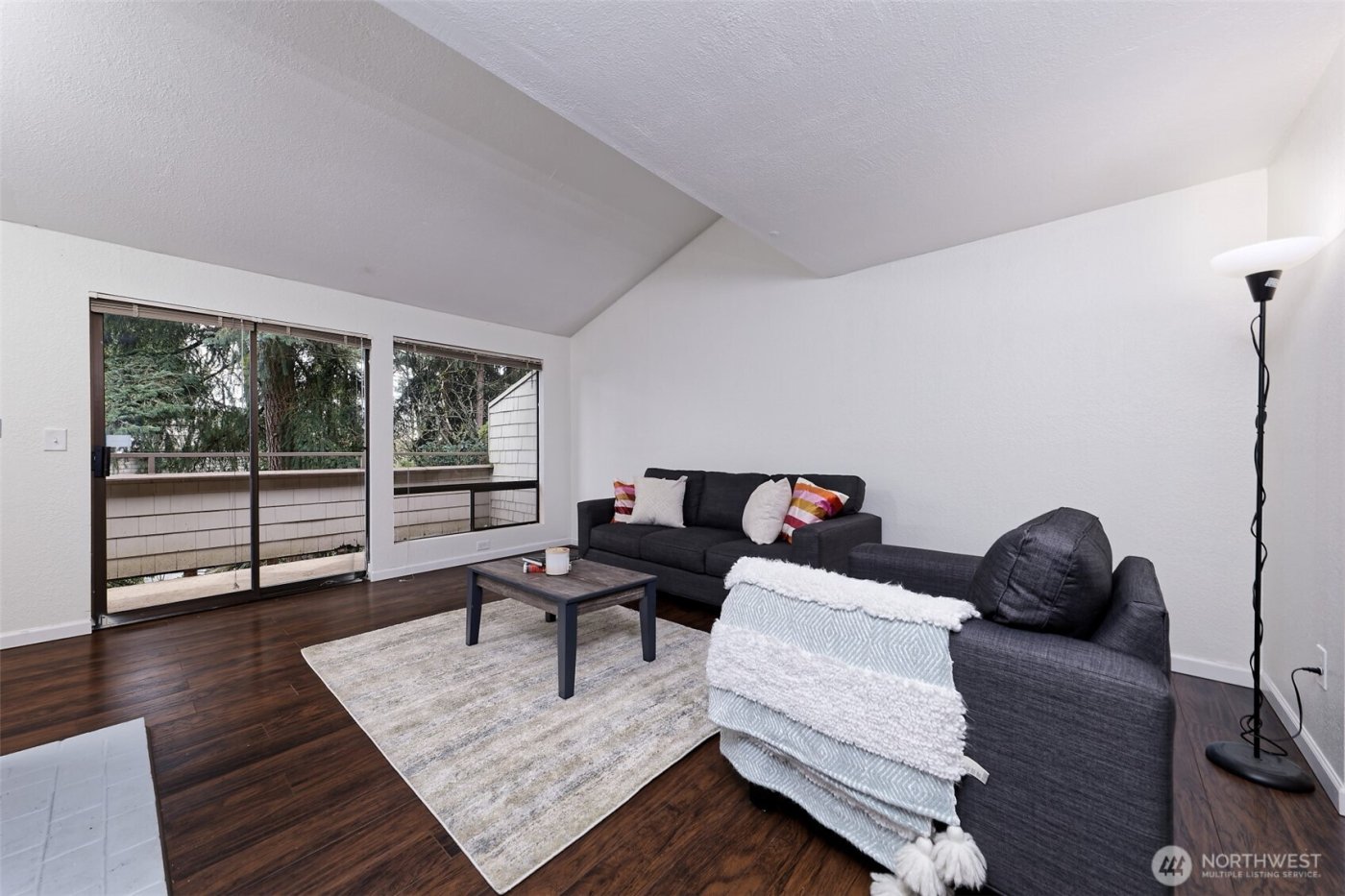 15120 Sunwood Boulevard #OO11, Seattle, WA 98188