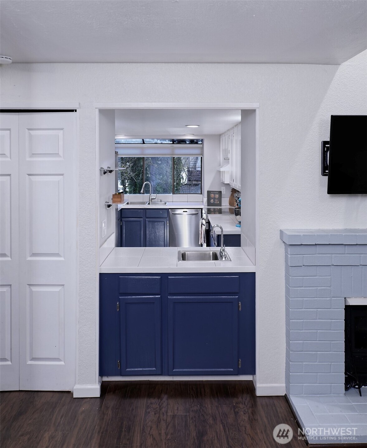 15120 Sunwood Boulevard #OO11, Seattle, WA 98188