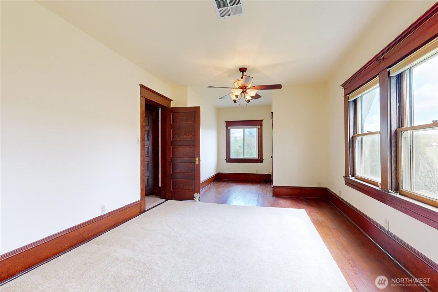 633 Lower Hogeye Road , Waitsburg, WA 99361