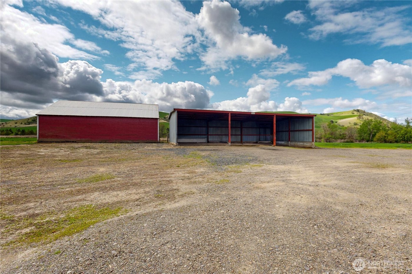 633 Lower Hogeye Road , Waitsburg, WA 99361