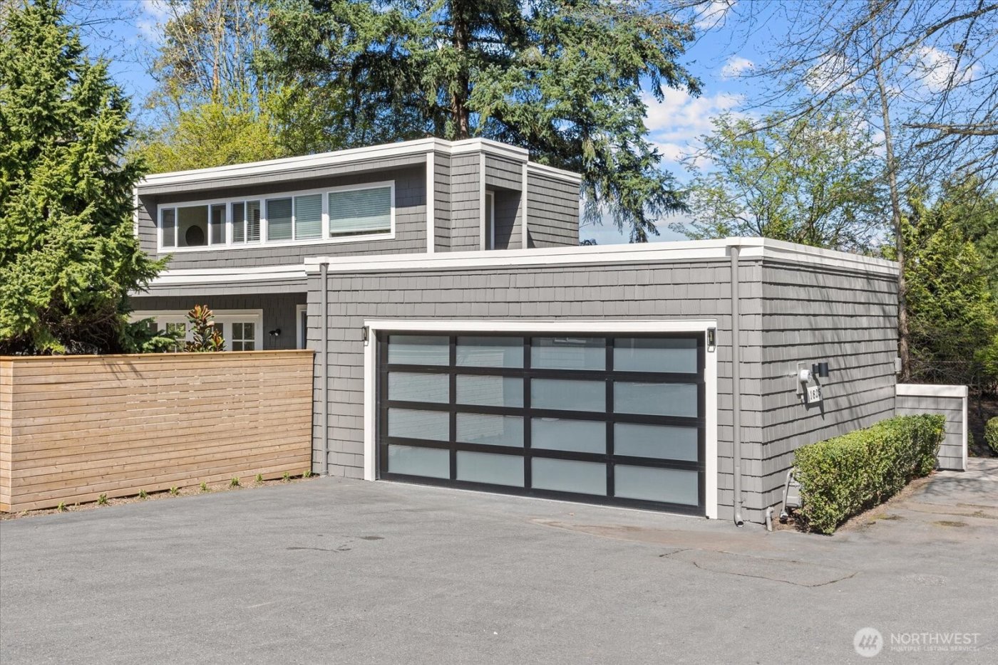 1825 112th Avenue NE, Bellevue, WA 98004