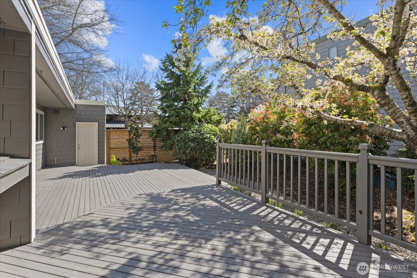 1825 112th Avenue NE, Bellevue, WA 98004