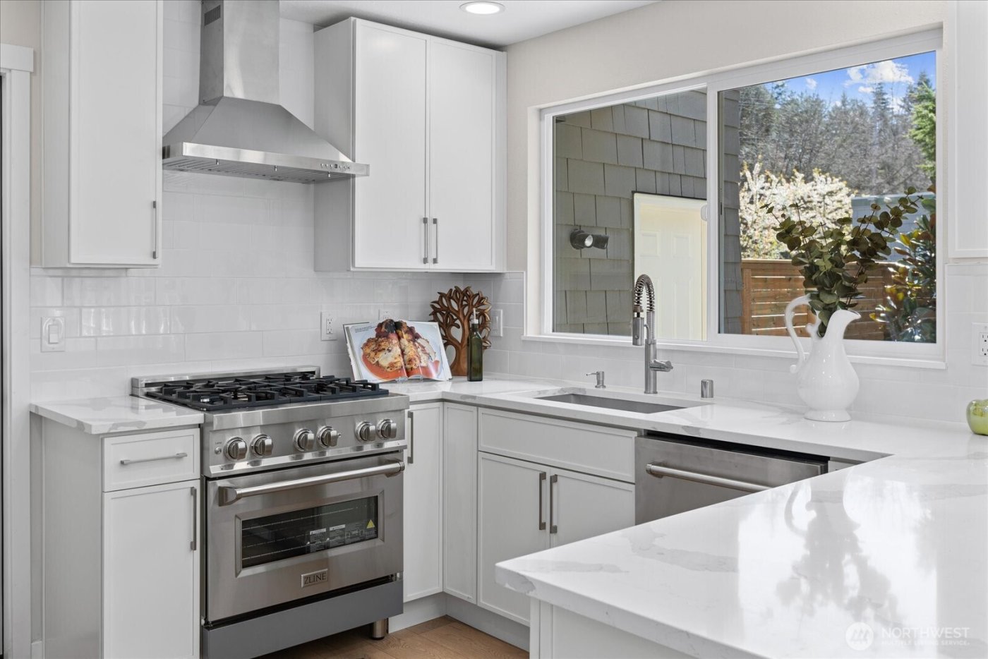 1825 112th Avenue NE, Bellevue, WA 98004