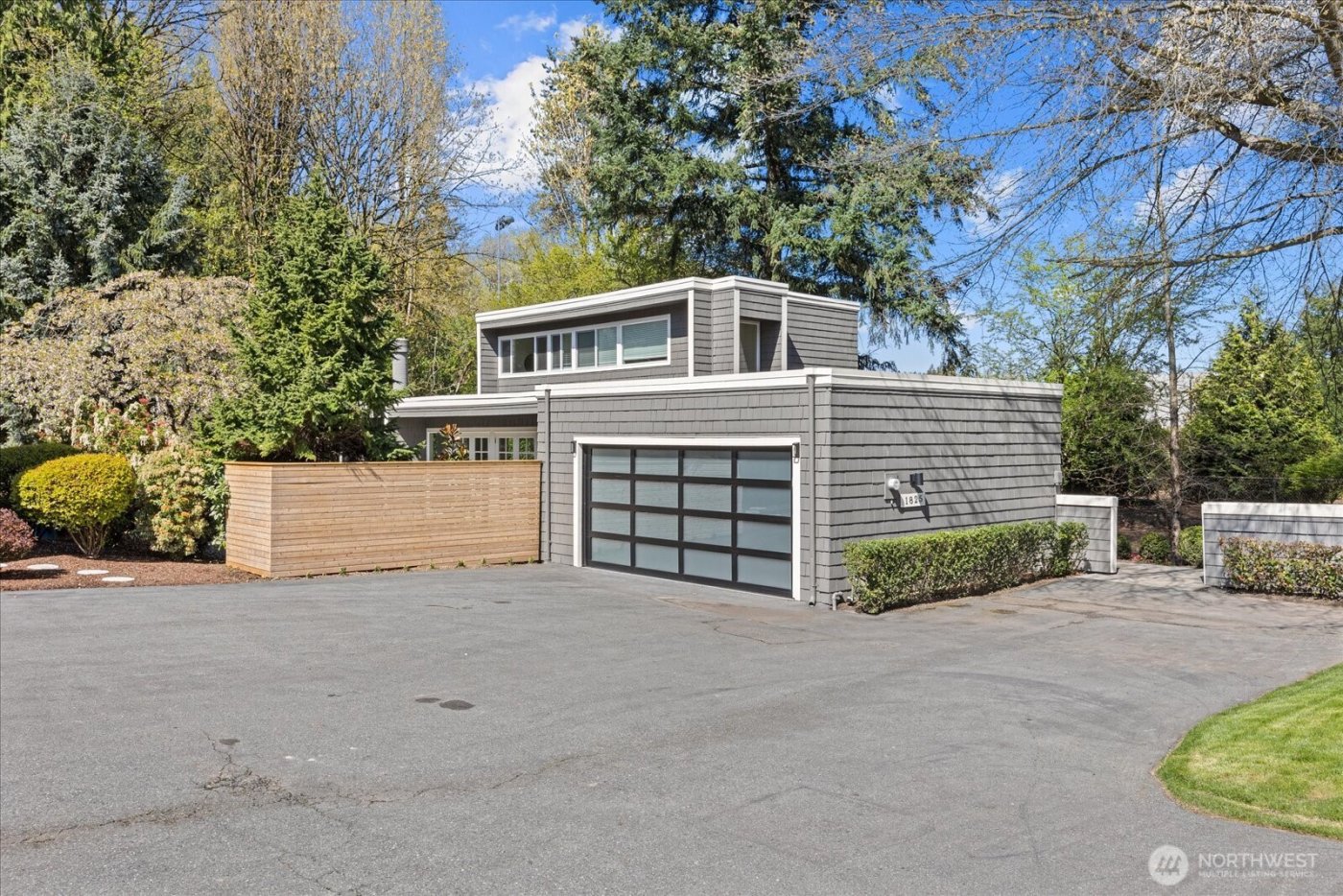 1825 112th Avenue NE, Bellevue, WA 98004