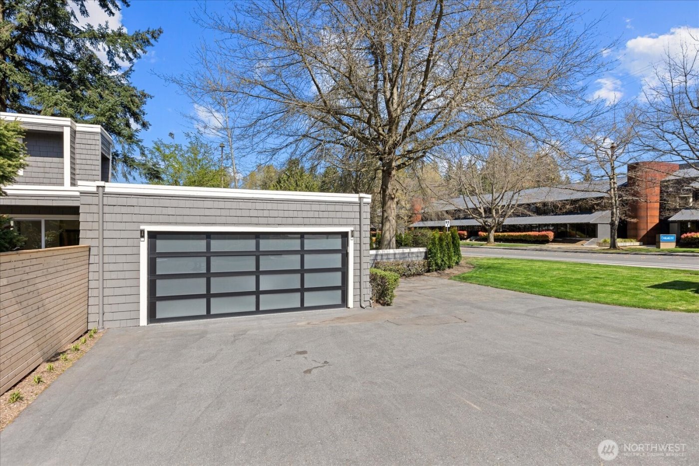 1825 112th Avenue NE, Bellevue, WA 98004