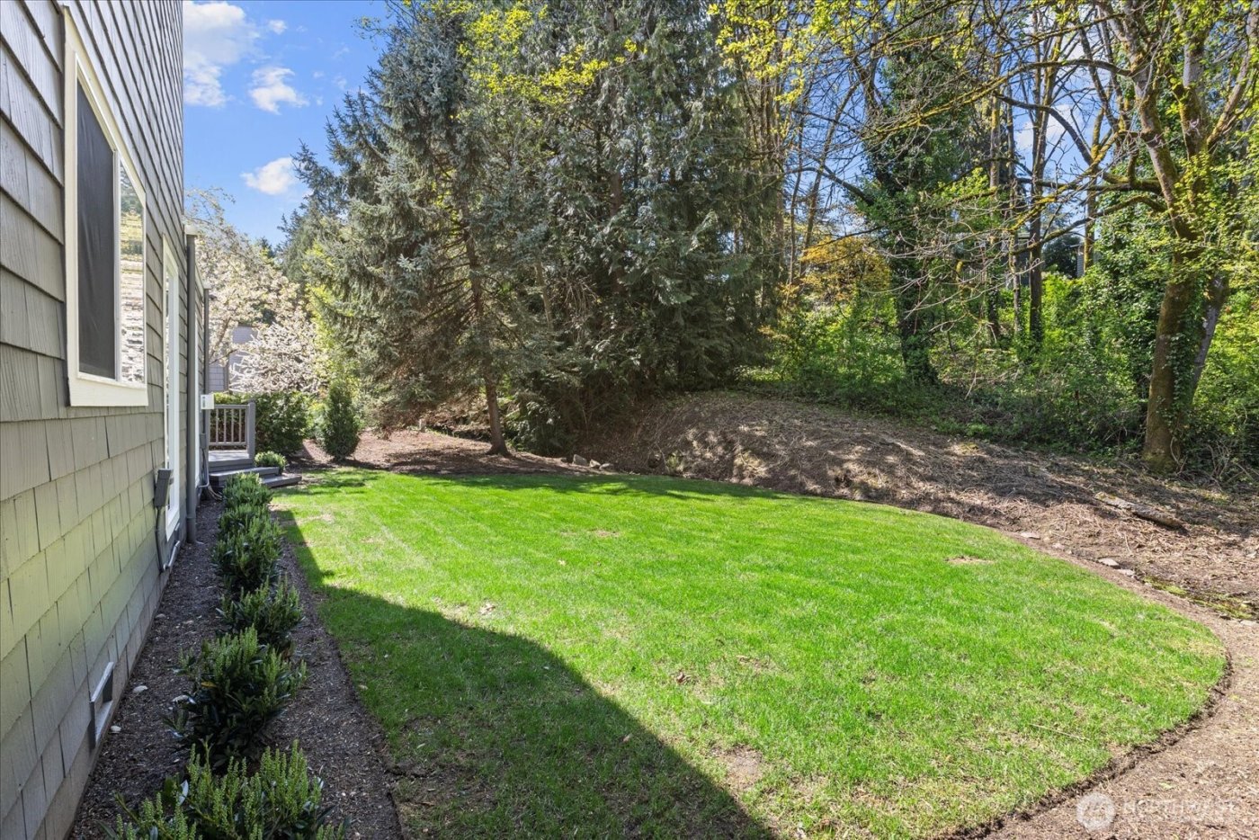 1825 112th Avenue NE, Bellevue, WA 98004