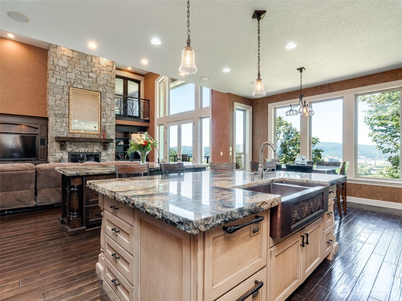 625 Nectarine Drive , Kalama, WA 98625