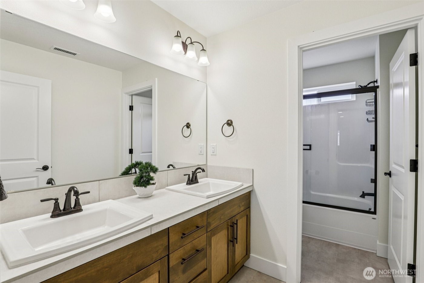 714 SE 37th Street , Battle Ground, WA 98604