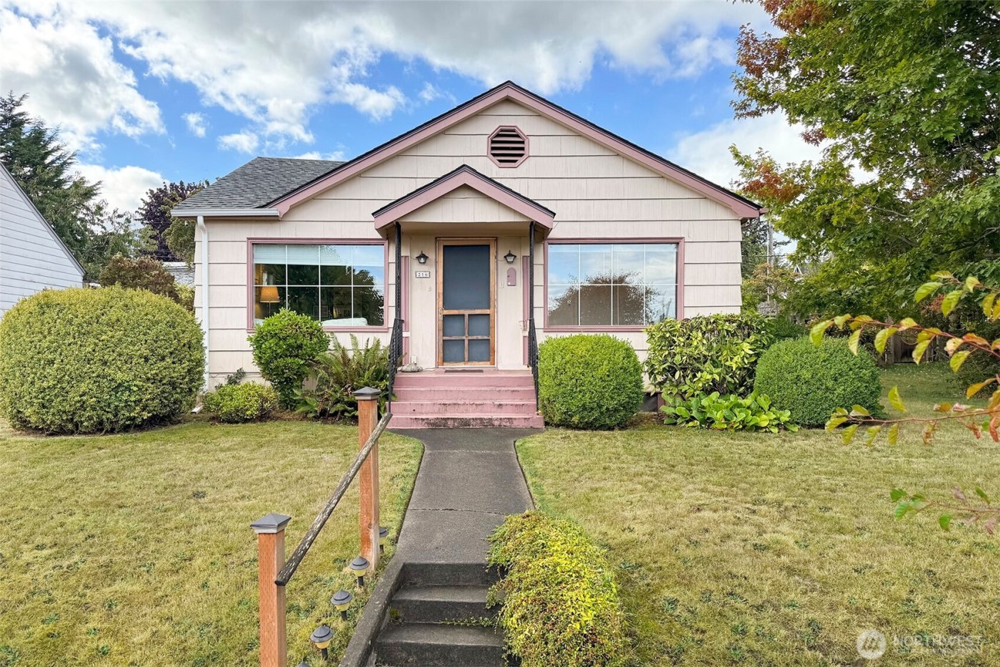 216 E 10TH Street , Port Angeles, WA 98362