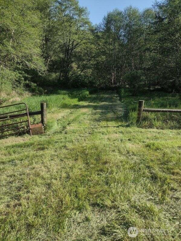 71 Chenois Valley Road , Hoquiam, WA 98550