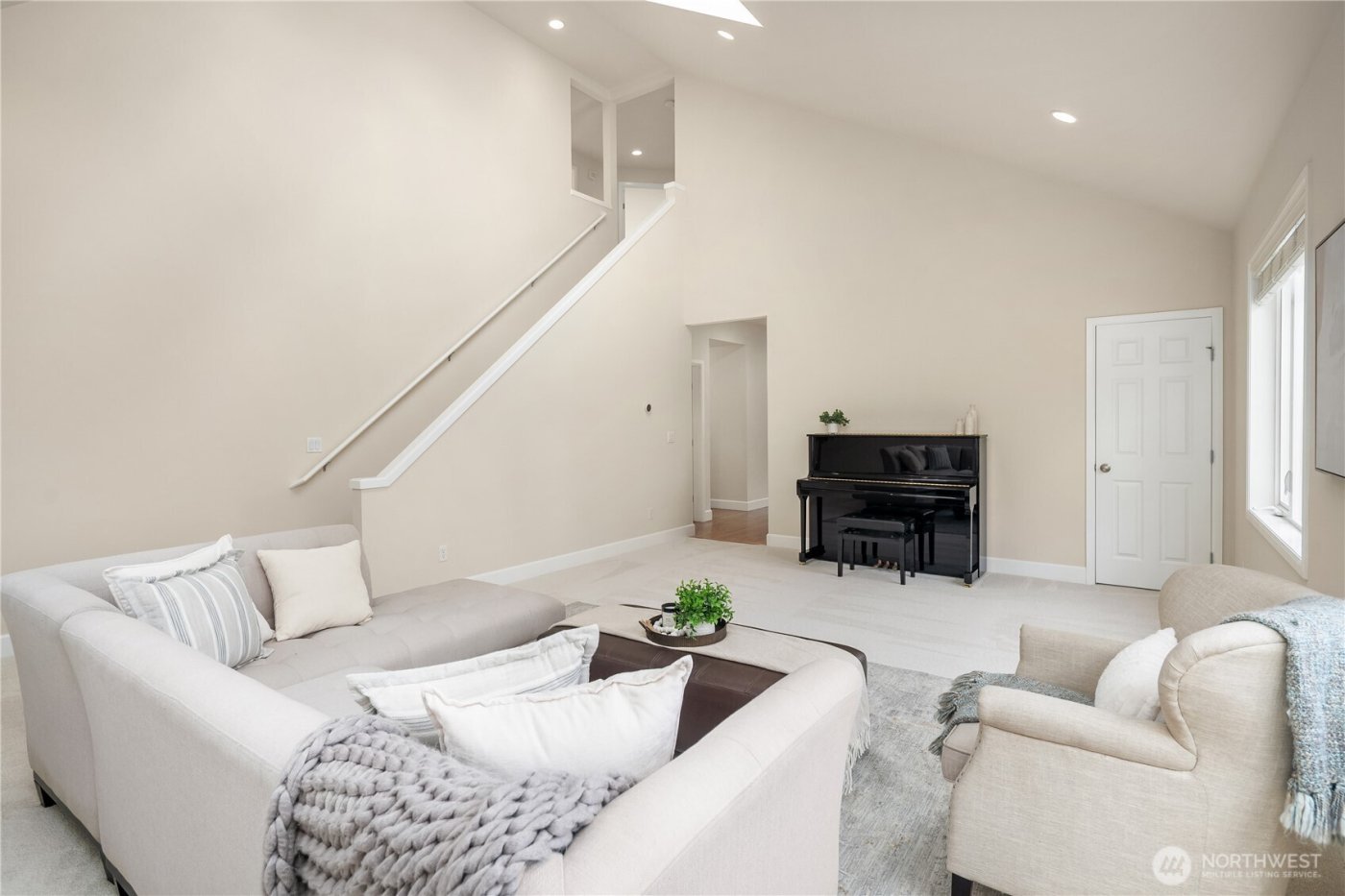 26822 SE 22nd Court , Sammamish, WA 98075