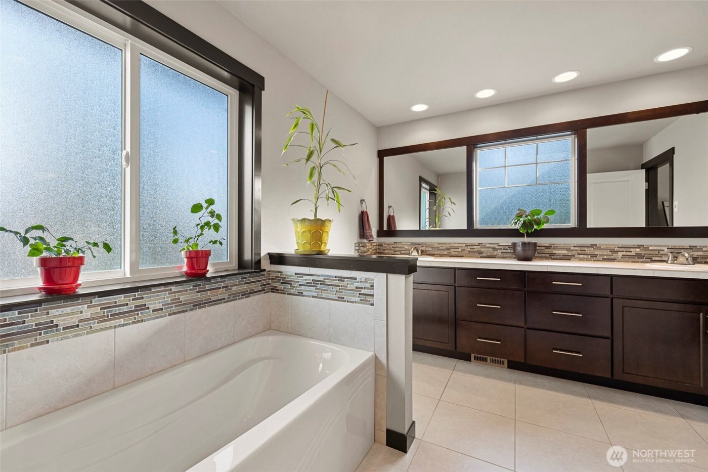 1205 N 16th Street , Mount Vernon, WA 98273