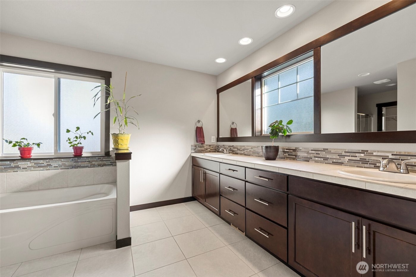 1205 N 16th Street , Mount Vernon, WA 98273