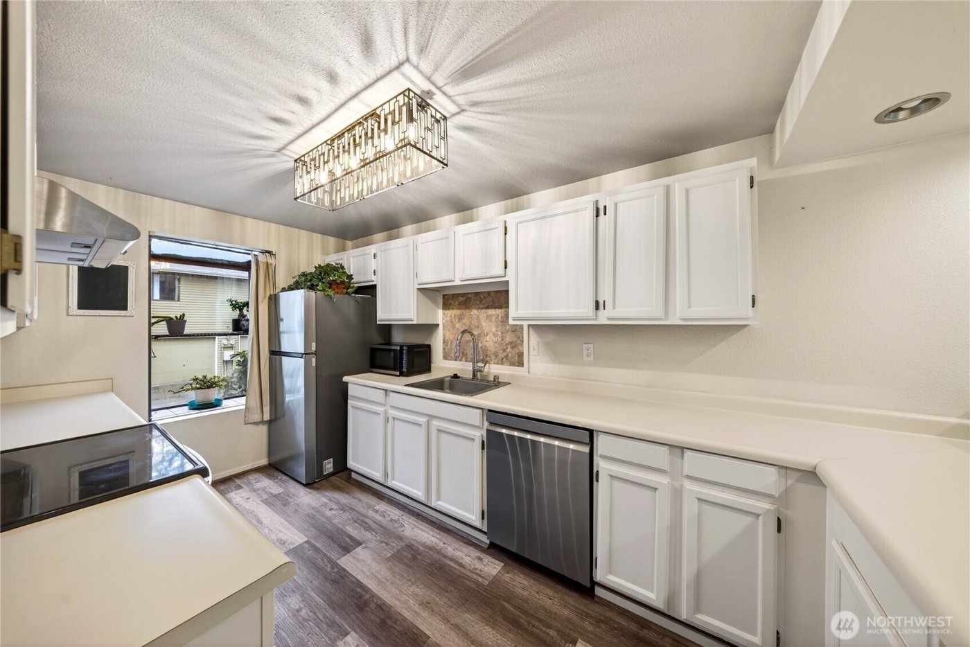 111 NW Columbia Dr #B6, Oak Harbor, WA 98277