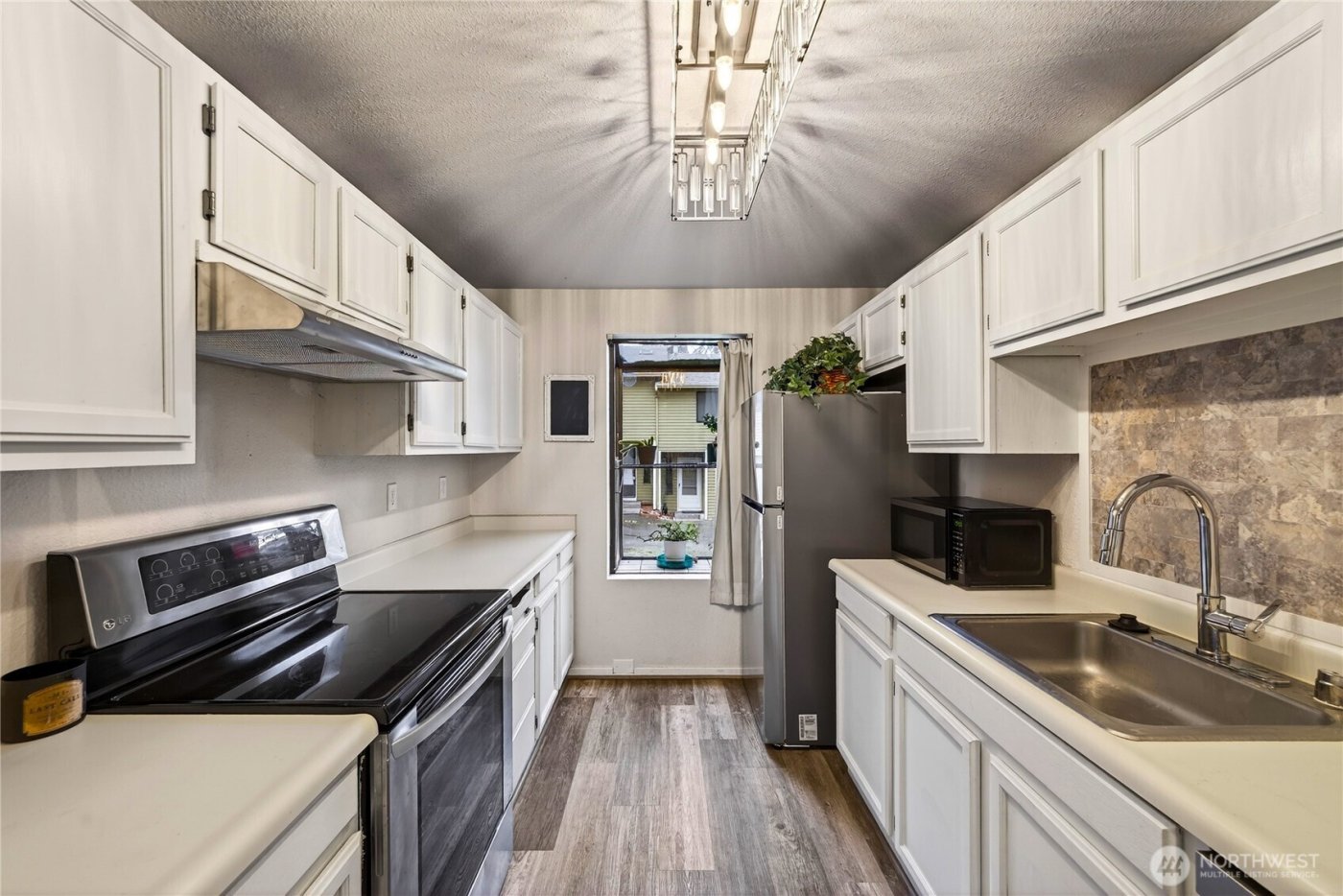 111 NW Columbia Dr #B6, Oak Harbor, WA 98277