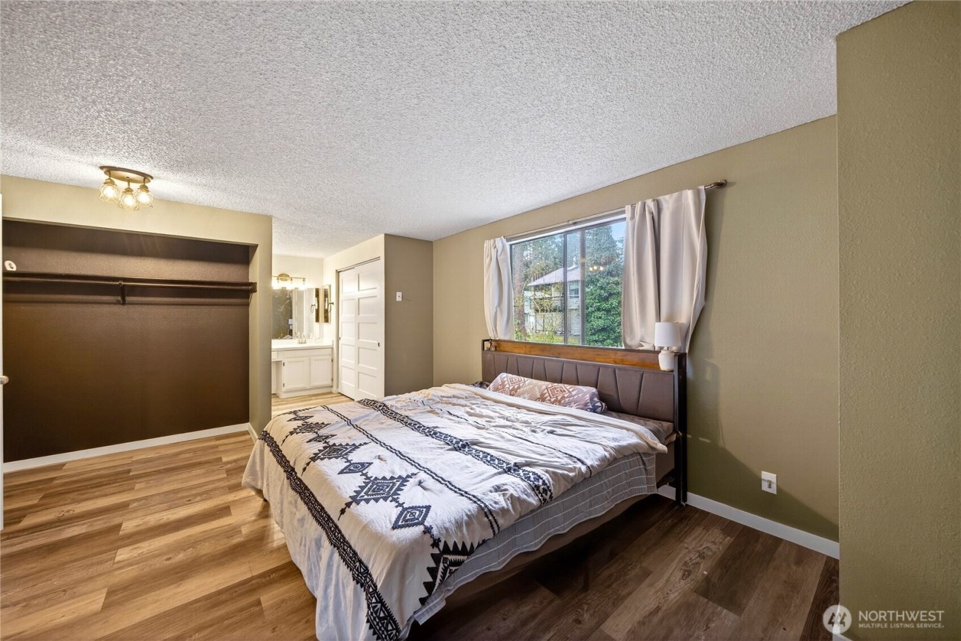 111 NW Columbia Dr #B6, Oak Harbor, WA 98277