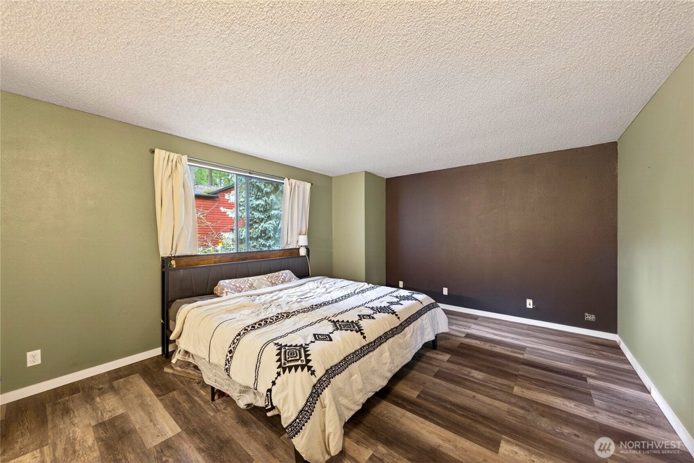 111 NW Columbia Dr #B6, Oak Harbor, WA 98277