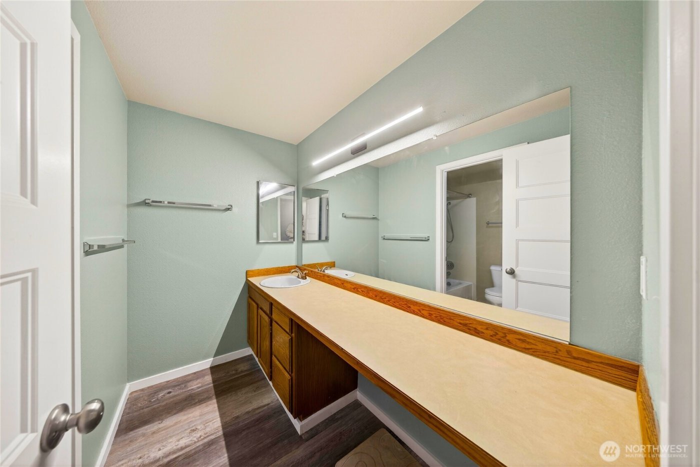 111 NW Columbia Dr #B6, Oak Harbor, WA 98277