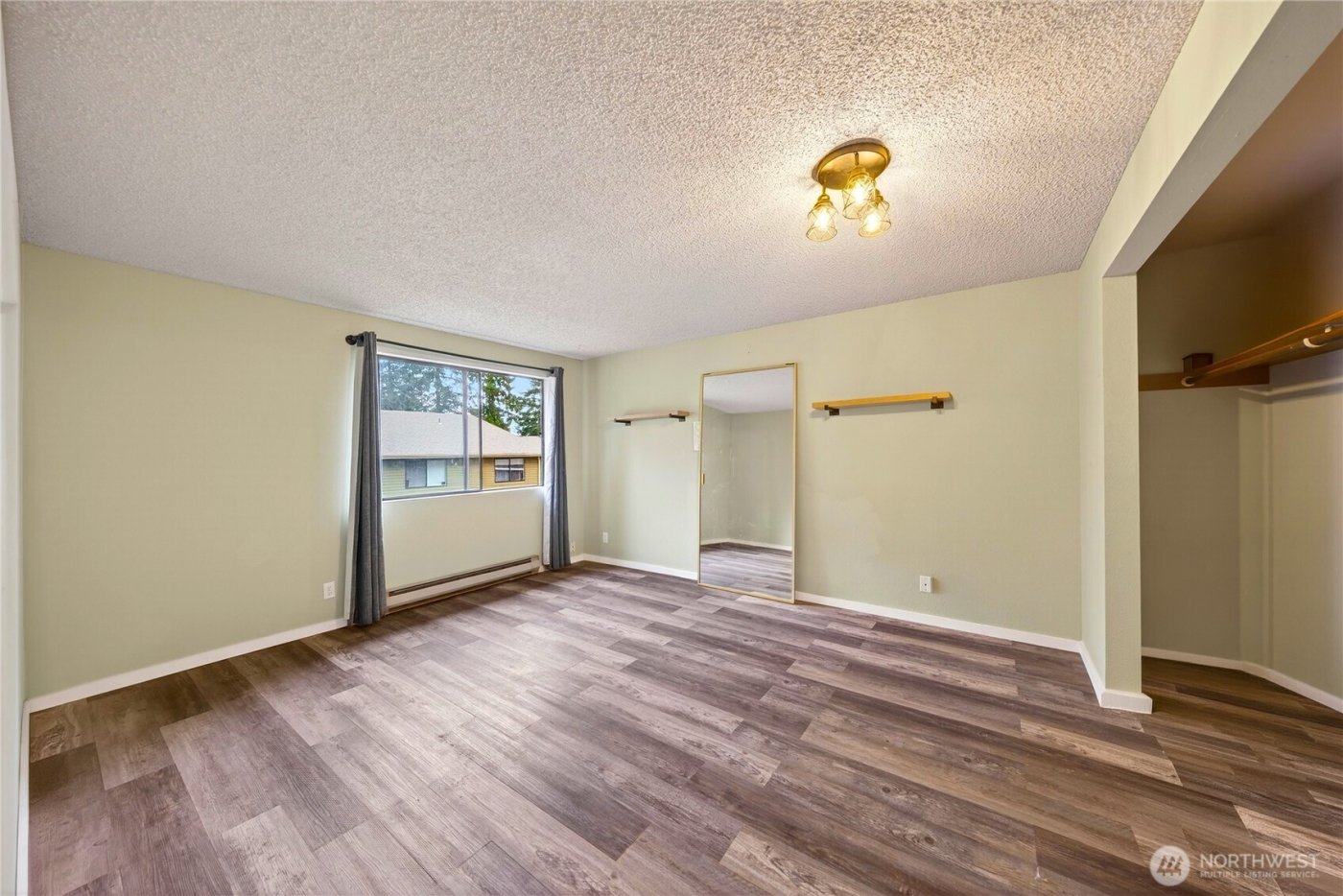 111 NW Columbia Dr #B6, Oak Harbor, WA 98277