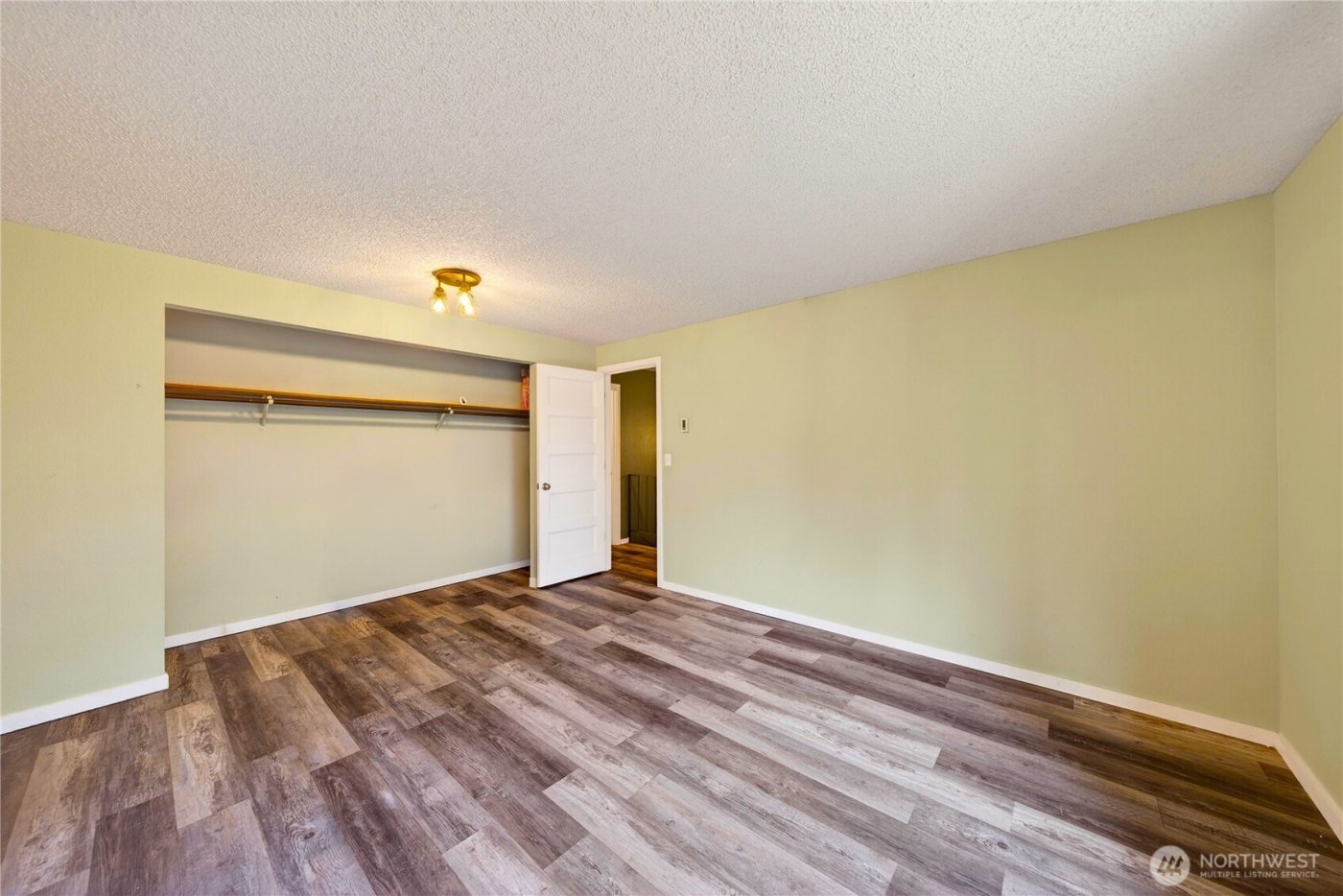 111 NW Columbia Dr #B6, Oak Harbor, WA 98277