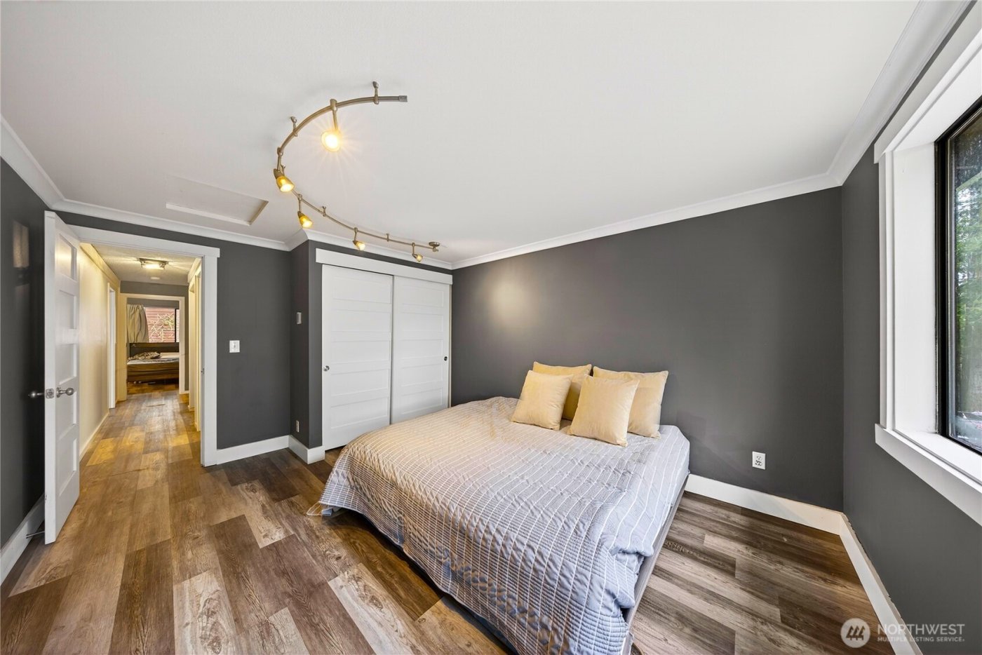 111 NW Columbia Dr #B6, Oak Harbor, WA 98277