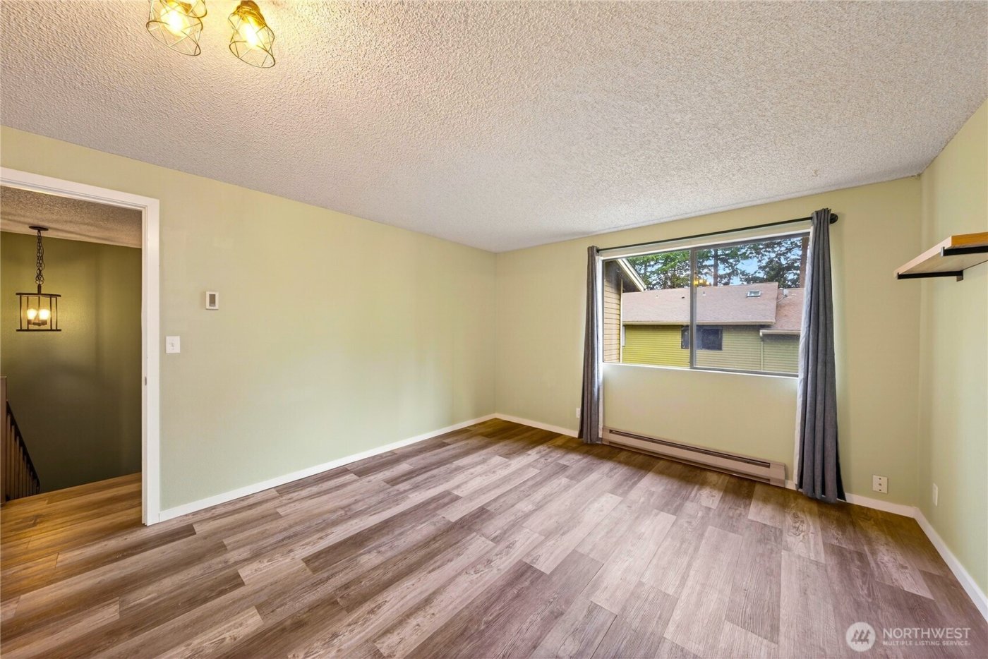 111 NW Columbia Dr #B6, Oak Harbor, WA 98277