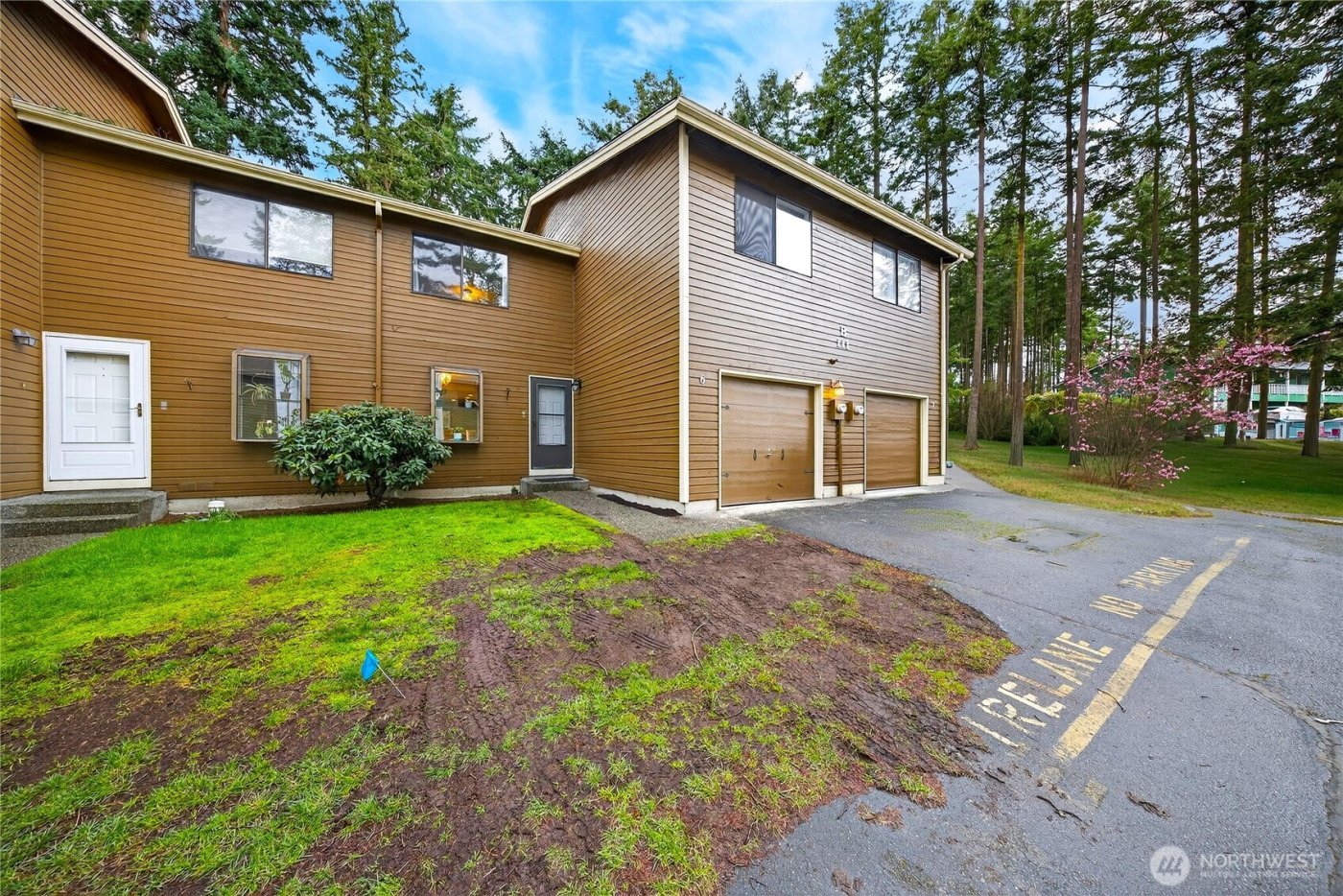 111 NW Columbia Dr #B6, Oak Harbor, WA 98277