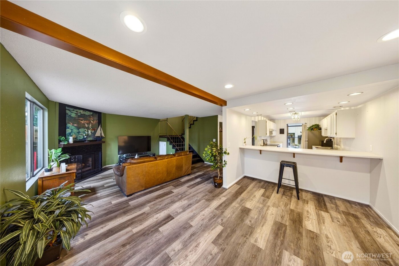 111 NW Columbia Dr #B6, Oak Harbor, WA 98277