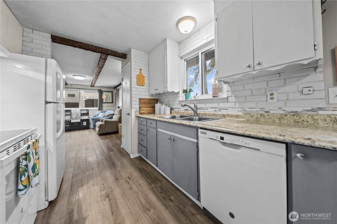 203 S 357th Street , Federal Way, WA 98003