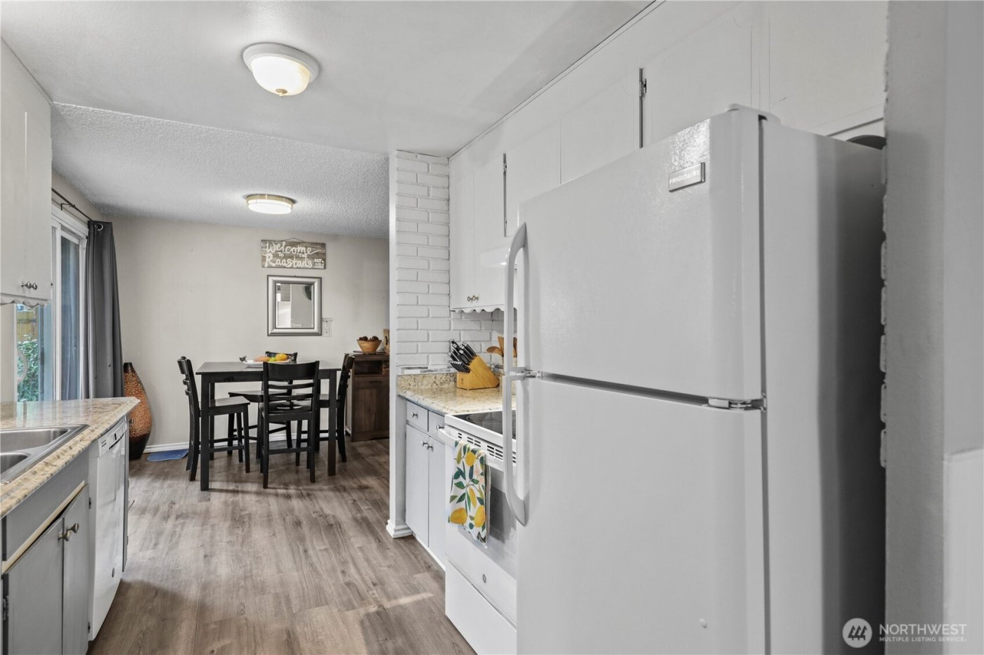 203 S 357th Street , Federal Way, WA 98003