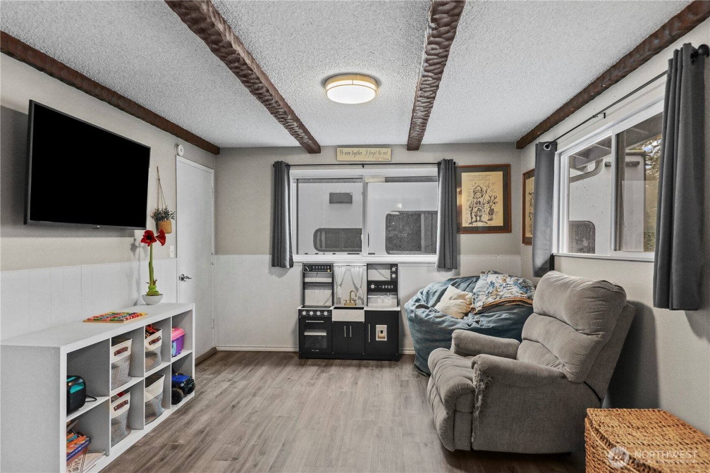 203 S 357th Street , Federal Way, WA 98003