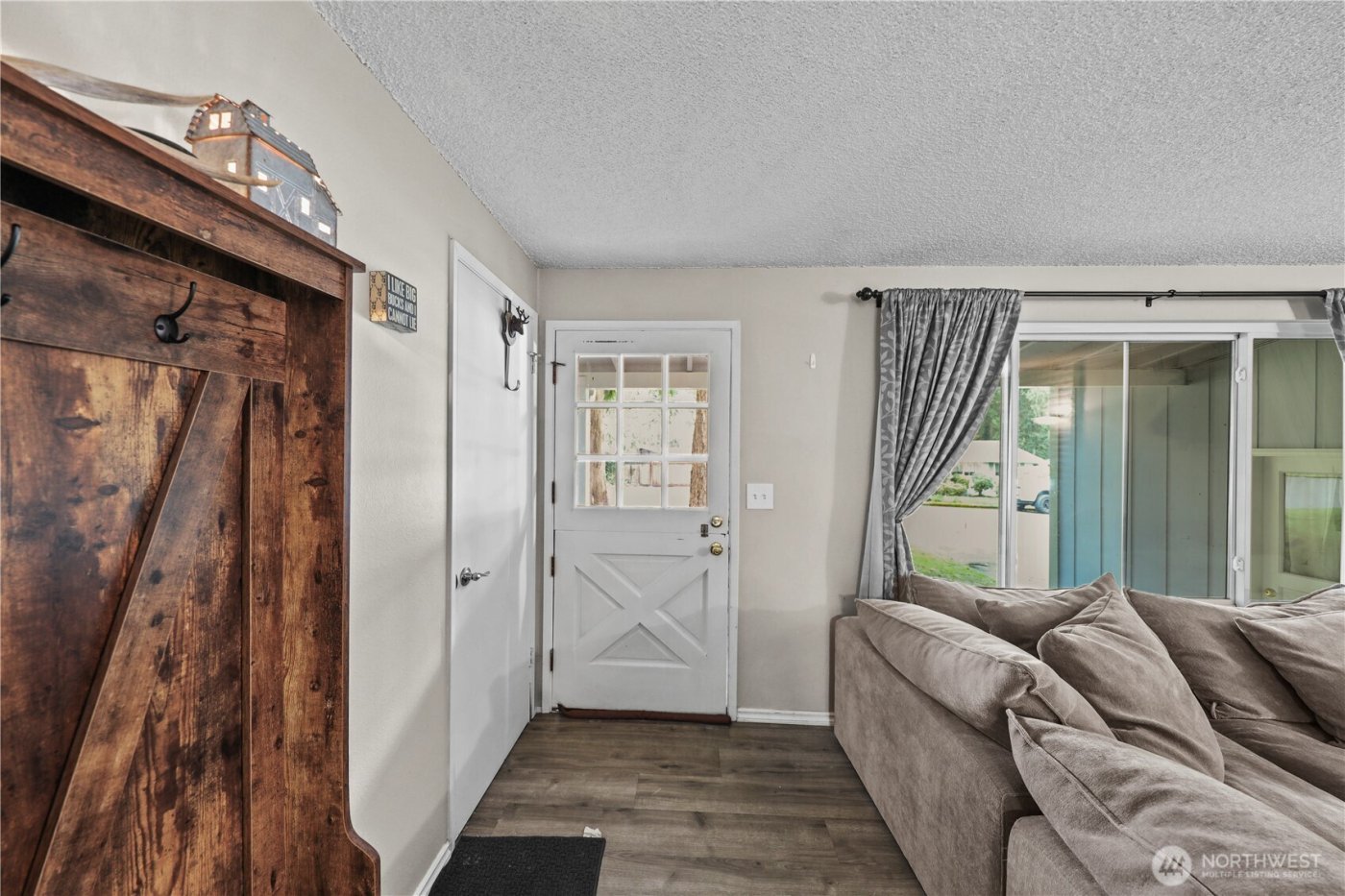 203 S 357th Street , Federal Way, WA 98003