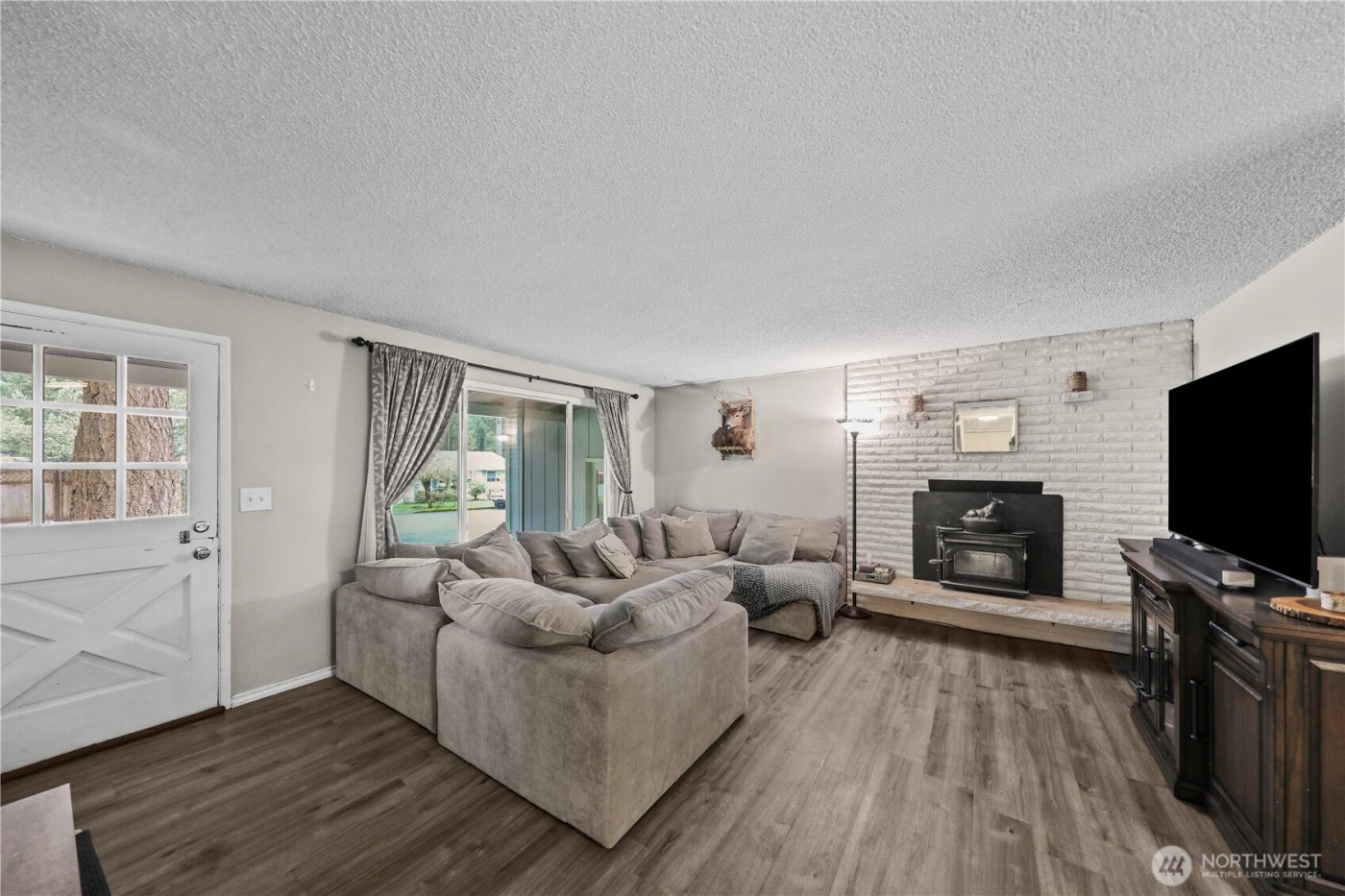 203 S 357th Street , Federal Way, WA 98003