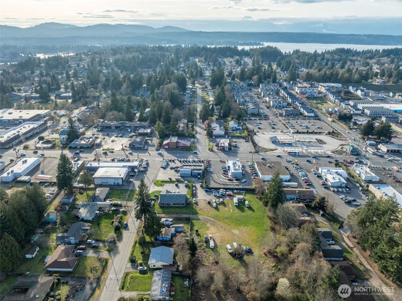 3890 Wheaton Way , Bremerton, WA 98310