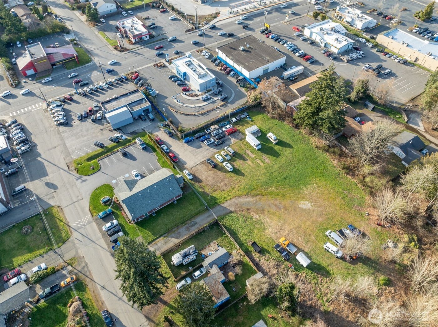 3890 Wheaton Way , Bremerton, WA 98310