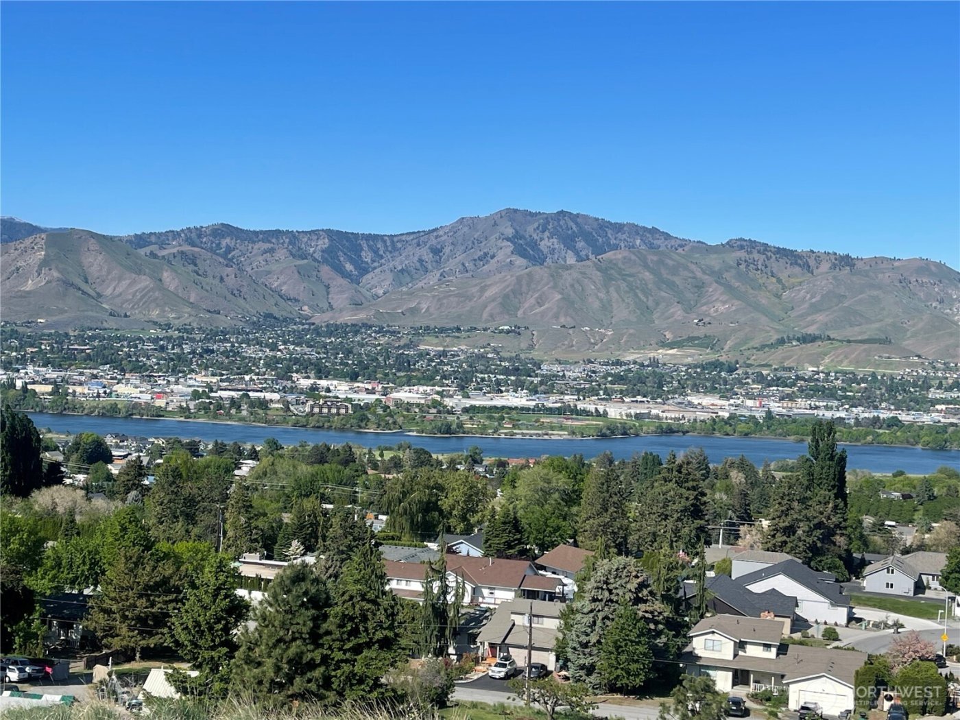 2714 Casa Mia Drive , East Wenatchee, WA 98802