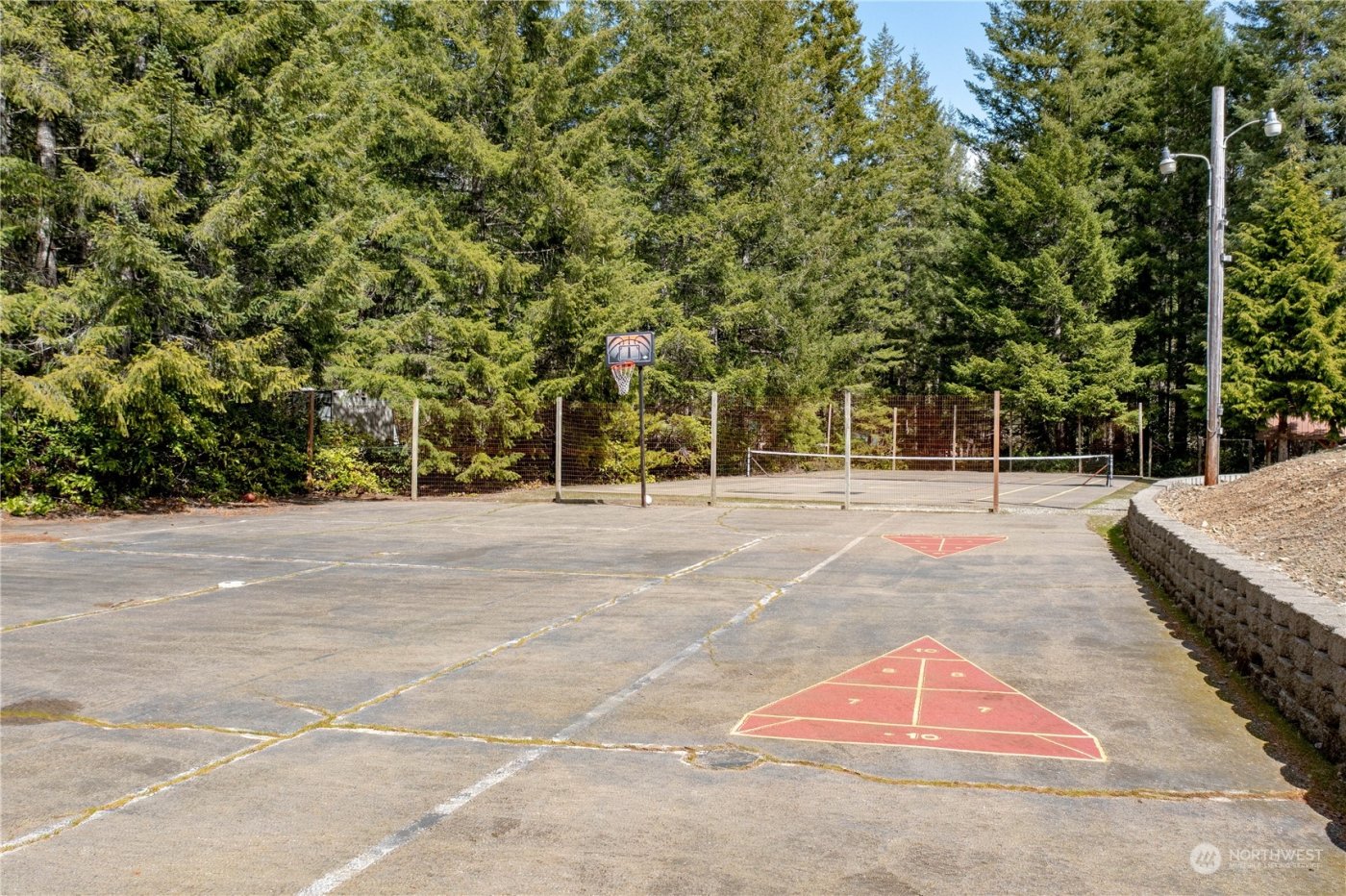 140 N Spindrift Drive , Lilliwaup, WA 98555