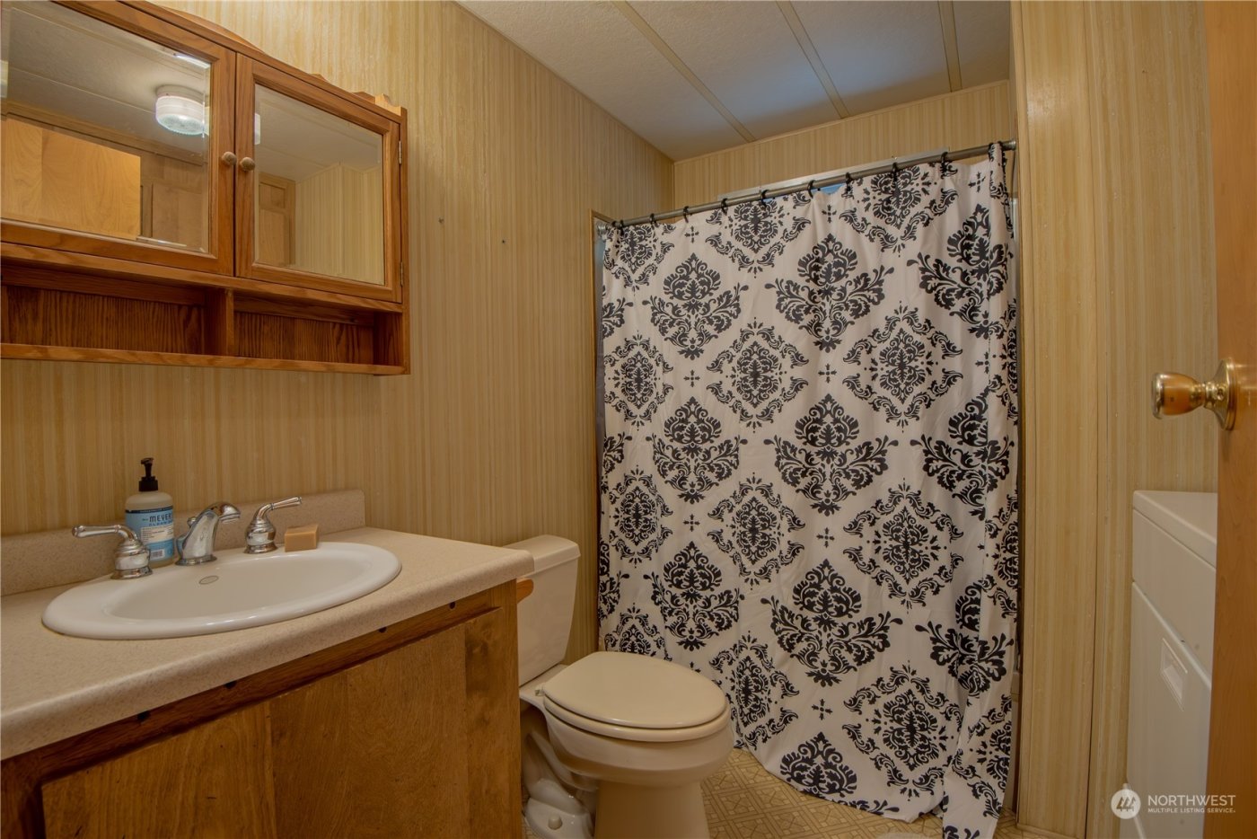 140 N Spindrift Drive , Lilliwaup, WA 98555