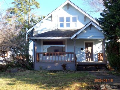 237 13th Street , Raymond, WA 98577