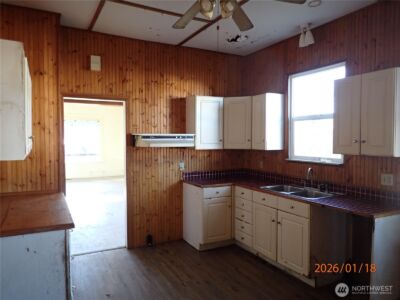 237 13th Street , Raymond, WA 98577 - Photo 16