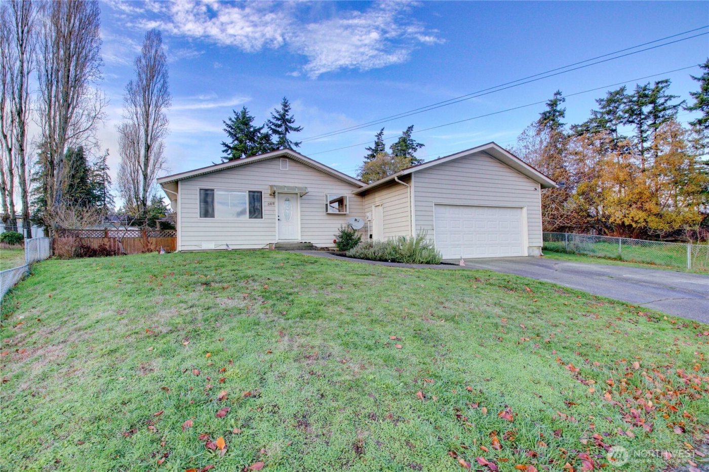 388 NW 11th Court , Oak Harbor, WA 98277