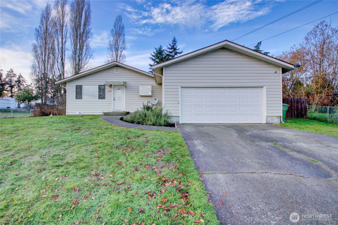 388 NW 11th Court , Oak Harbor, WA 98277