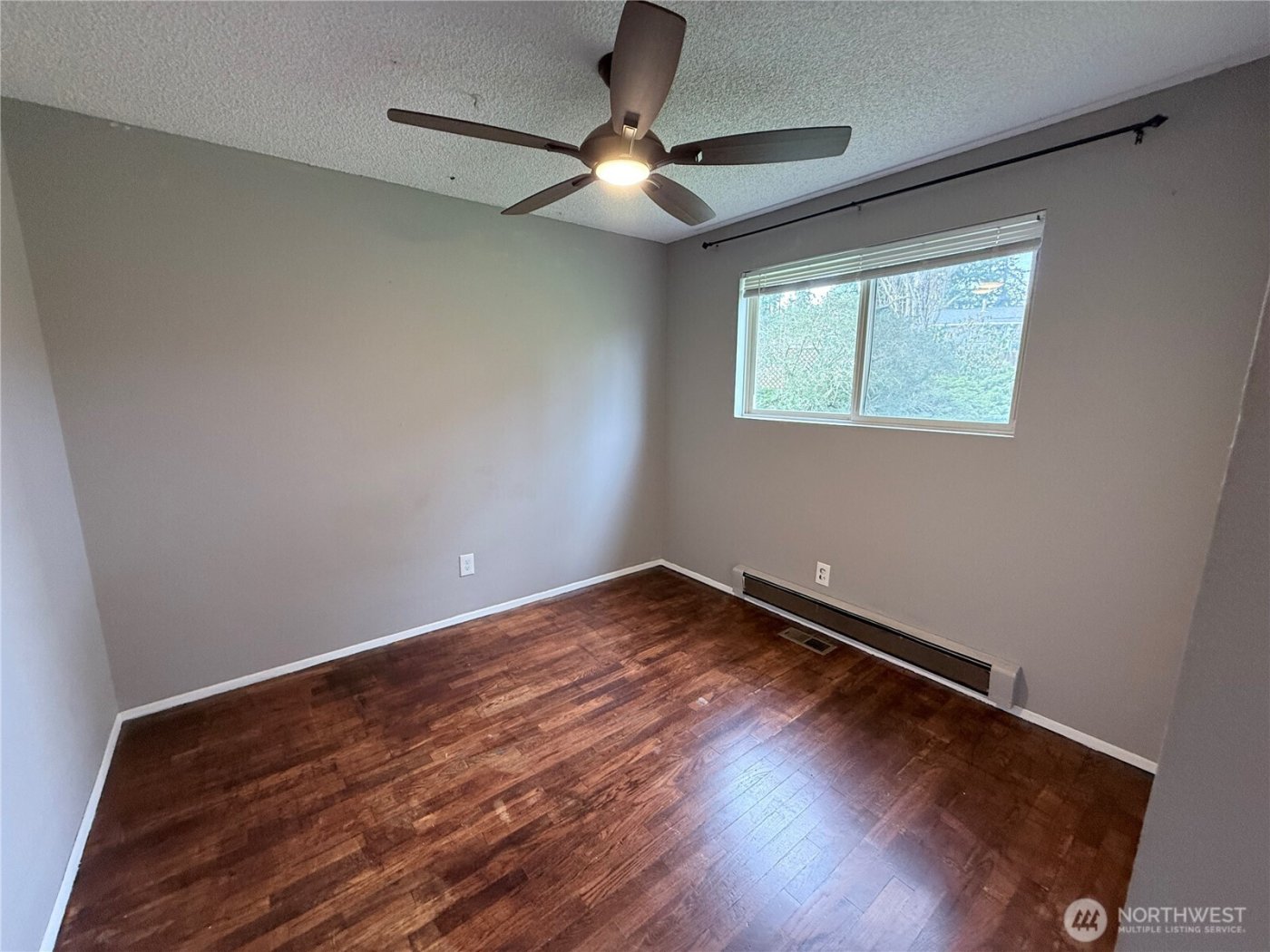 388 NW 11th Court , Oak Harbor, WA 98277