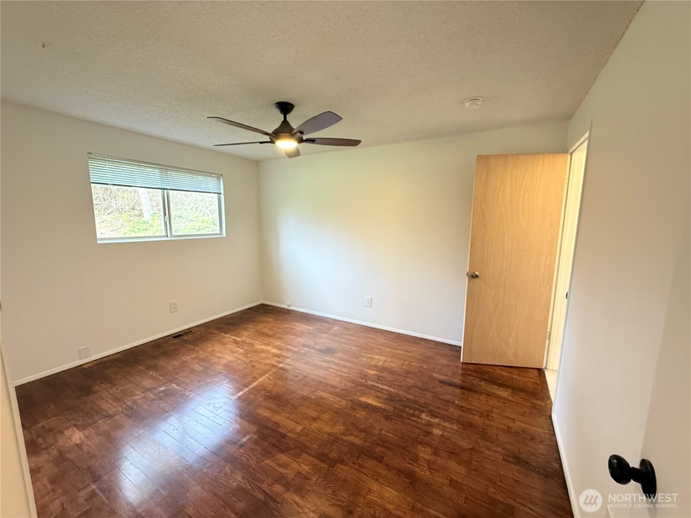 388 NW 11th Court , Oak Harbor, WA 98277