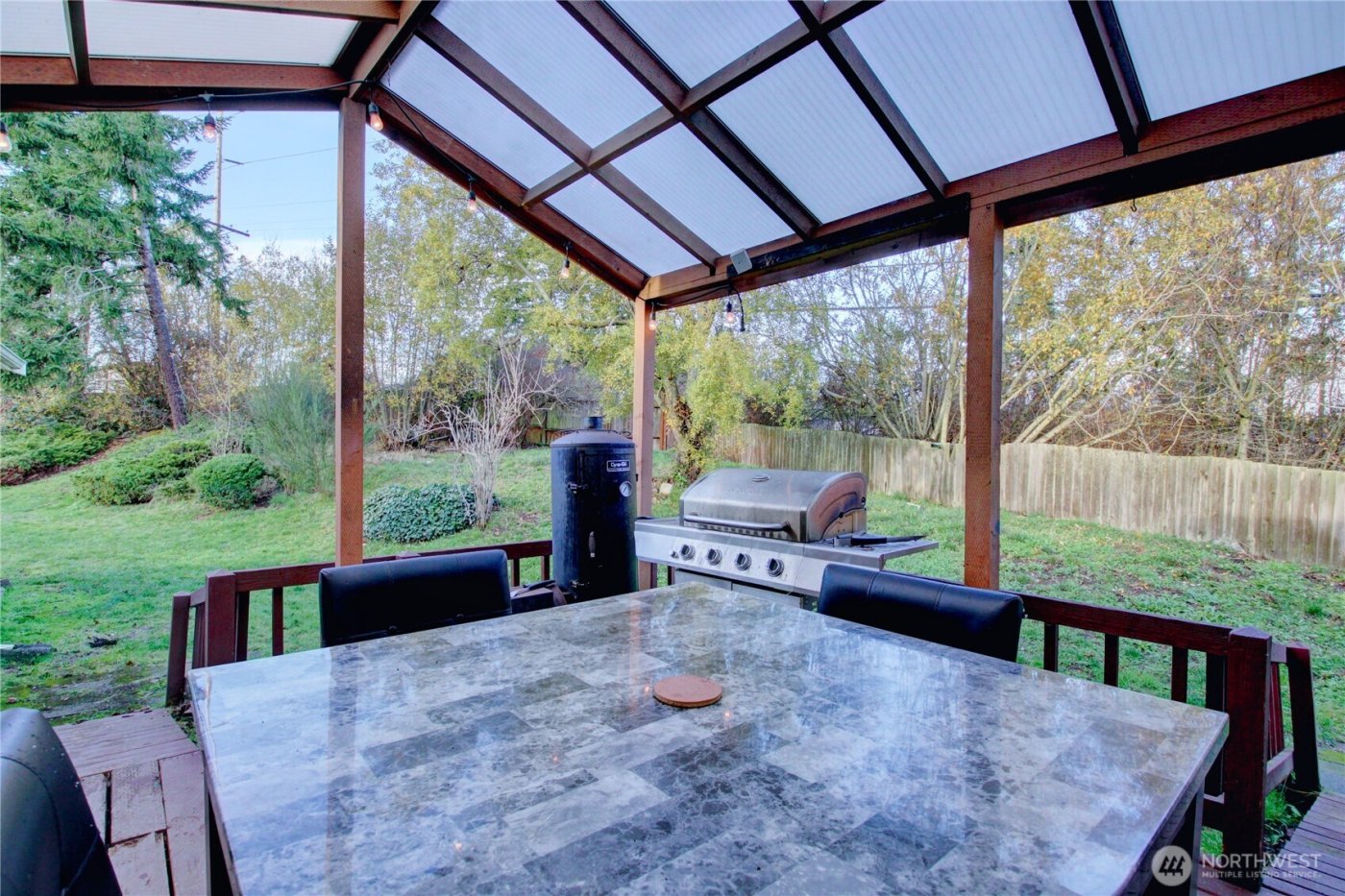 388 NW 11th Court , Oak Harbor, WA 98277