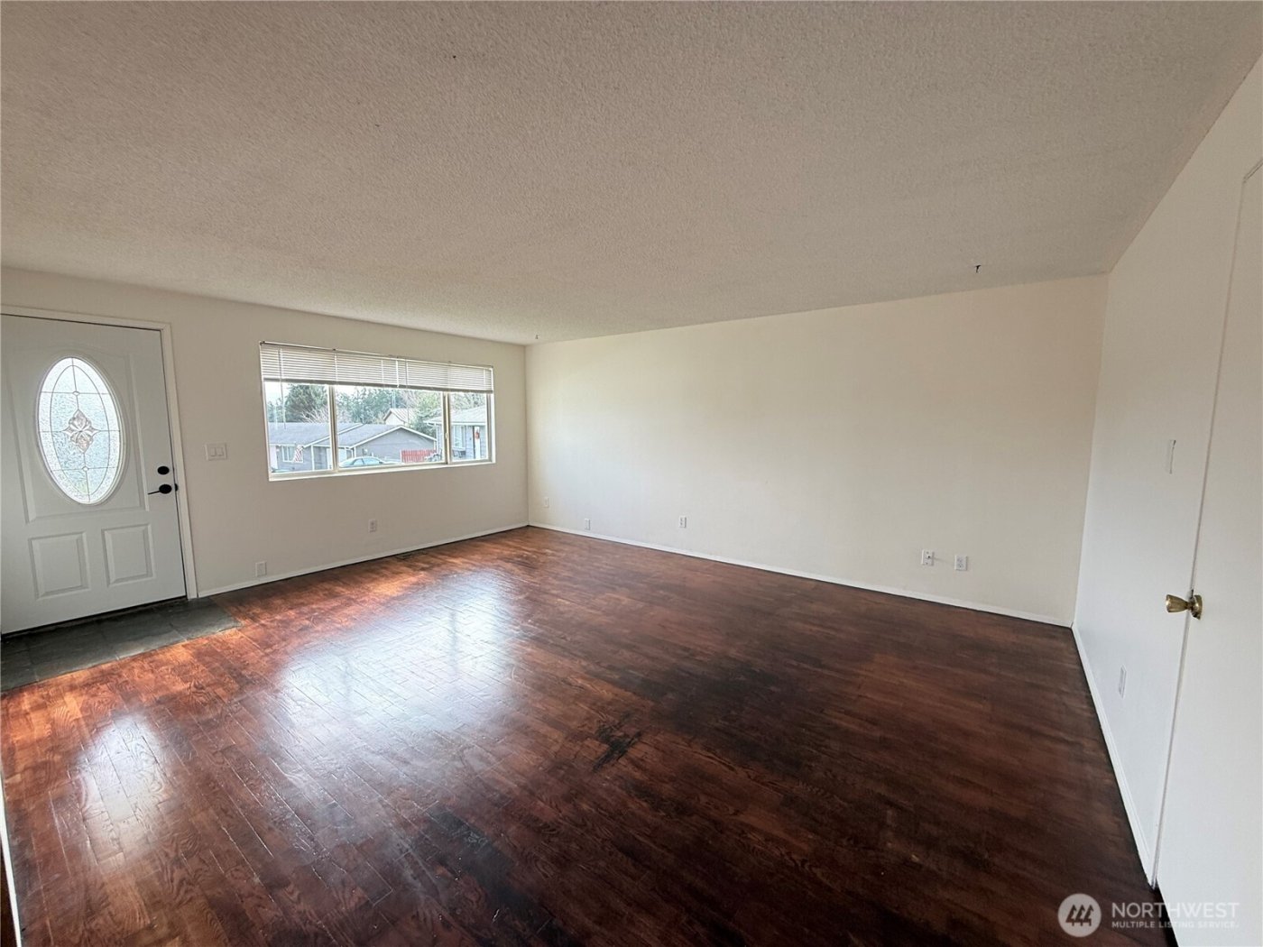 388 NW 11th Court , Oak Harbor, WA 98277