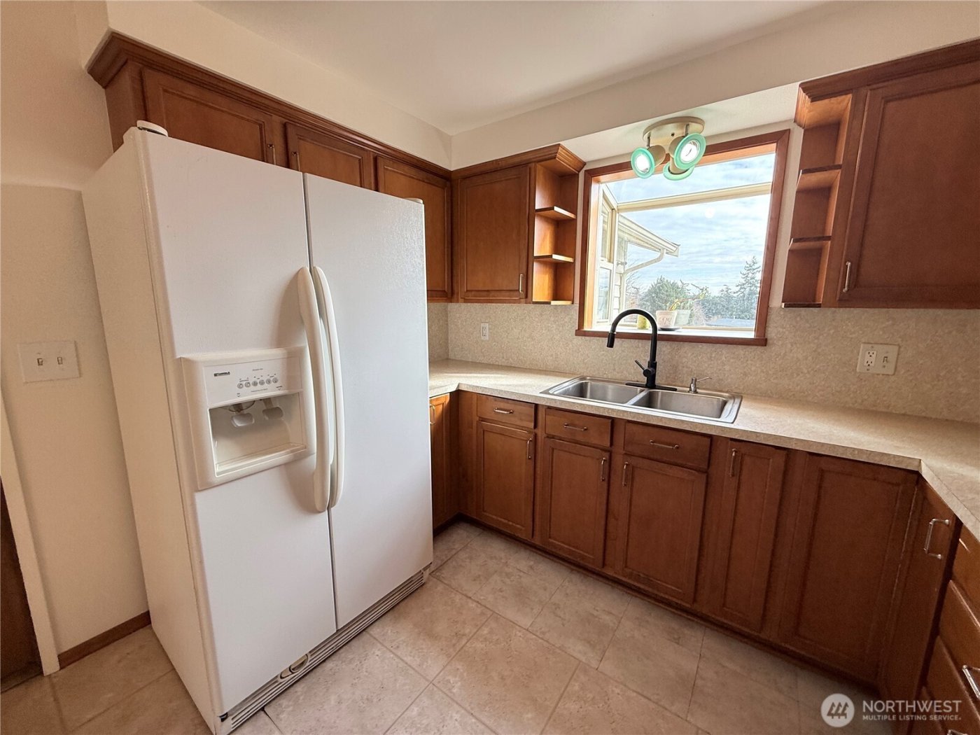 388 NW 11th Court , Oak Harbor, WA 98277