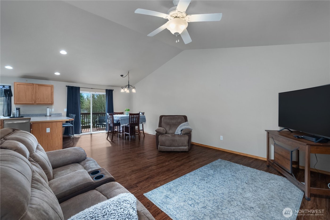 109 Blossom Lane , Elma, WA 98541