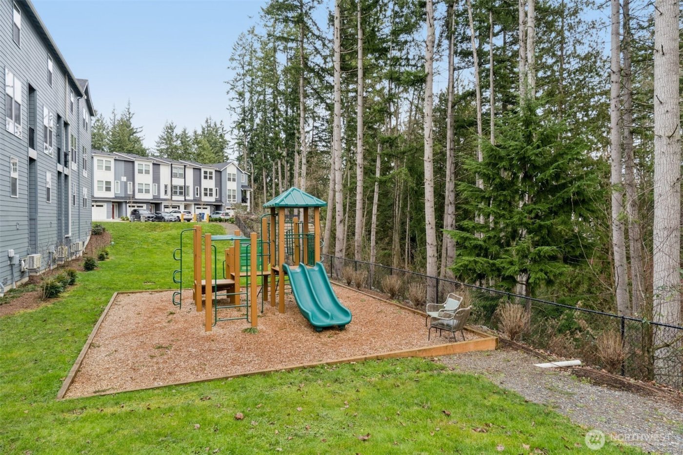 13717 Admiralty Way #J1, Lynnwood, WA 98087