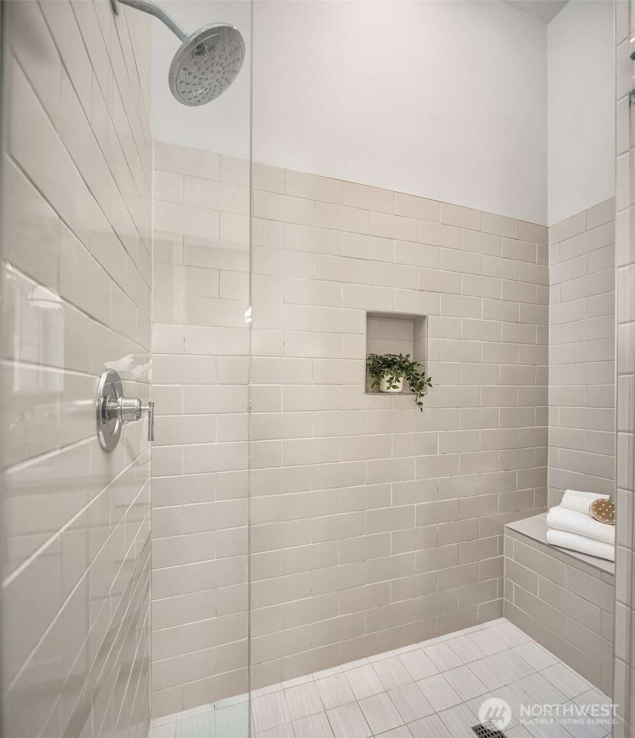 22773 SE 14th Court #10, Sammamish, WA 98075